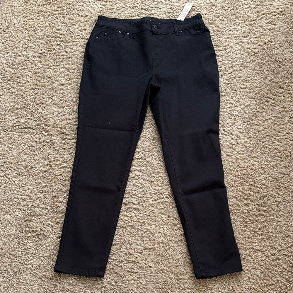 Chico’s Platinum Pull On Jegging Black Jean 1.5 Petite